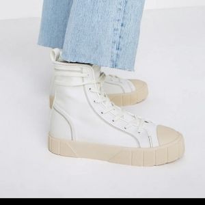 COPY - NWT. Zara White High-Top Sneakers.